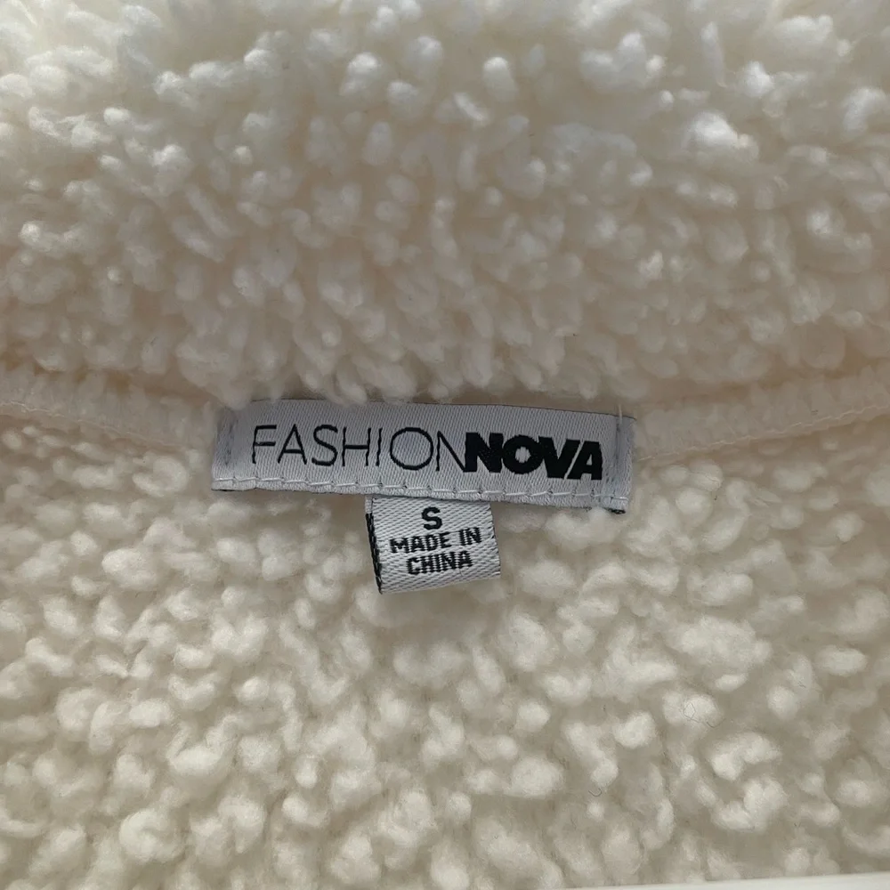 Fashion Nova Sherpa Crop Jacket - Picture 4 of 4